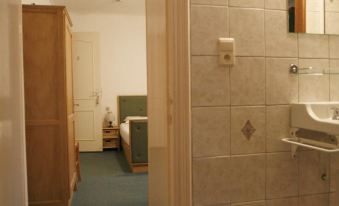 Hotel Gai-Sejour - Housity