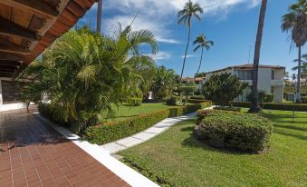 Cabo Blanco Hotel and Marina