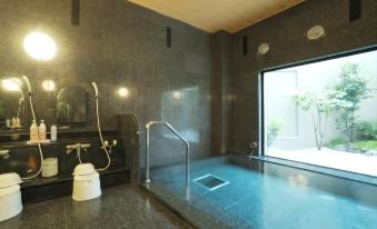 Hotel Route-Inn Odate Eki Minami - Housity