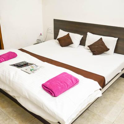 Standard Room with Air Conditioner Hotel Bholenath Promo Code