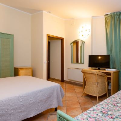 Deluxe Room With Double Bed