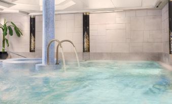 Careys Manor Hotel &amp; SenSpa - Housity