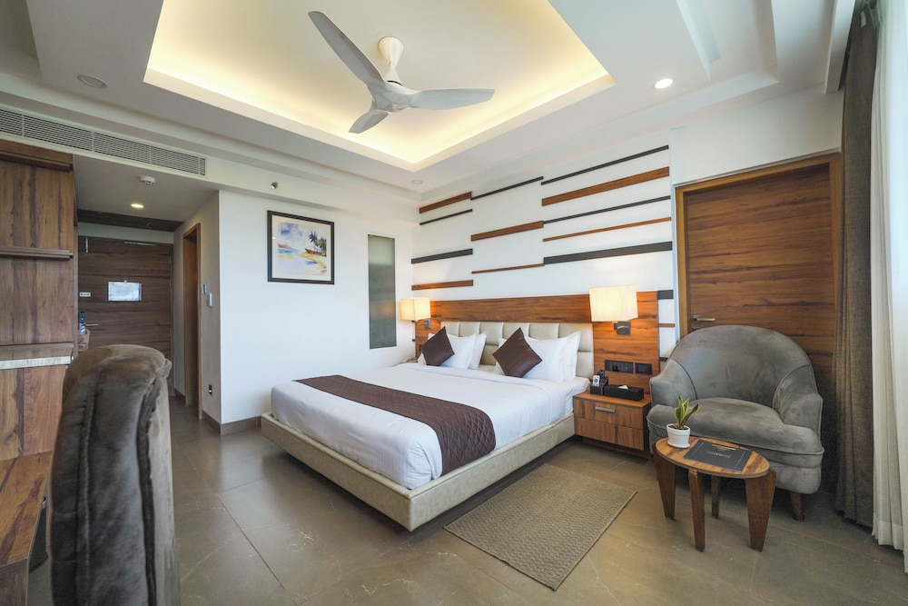 Deluxe King Room