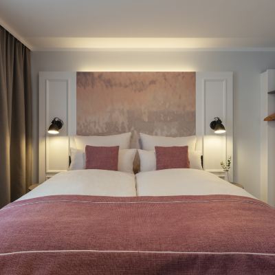 Queen Standard Room With Balcony And Sofa Bed Yggotel Ravn Promo Code