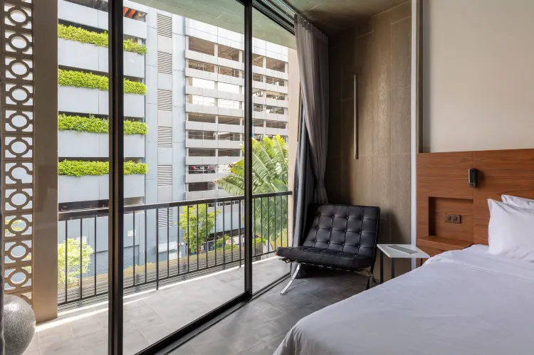 ห้องดีลักซ์พร้อมวิวสระน้ำเตียงใหญ่หรือเตียงแฝด