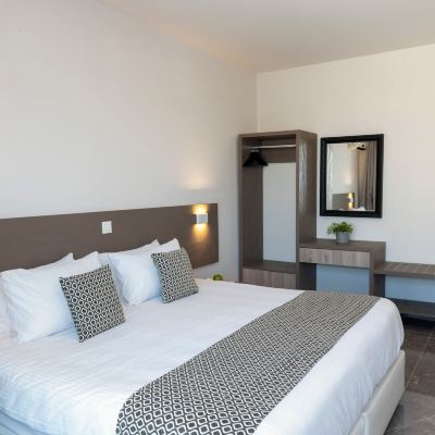 Deluxe One-Bedroom Apartment Balcony-City View Blazer Residence Promo Code