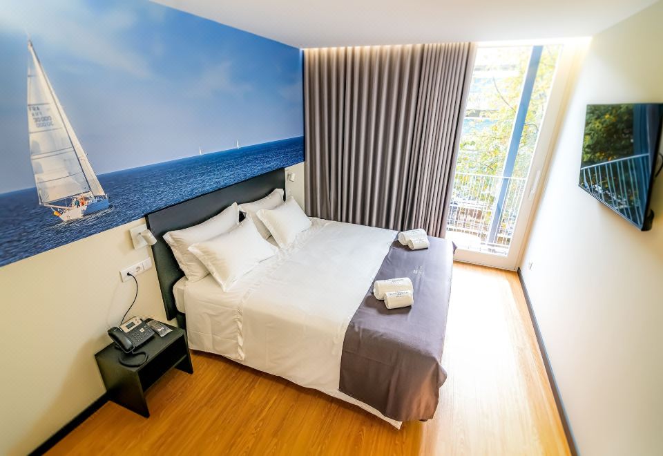 甄选双人或双床房