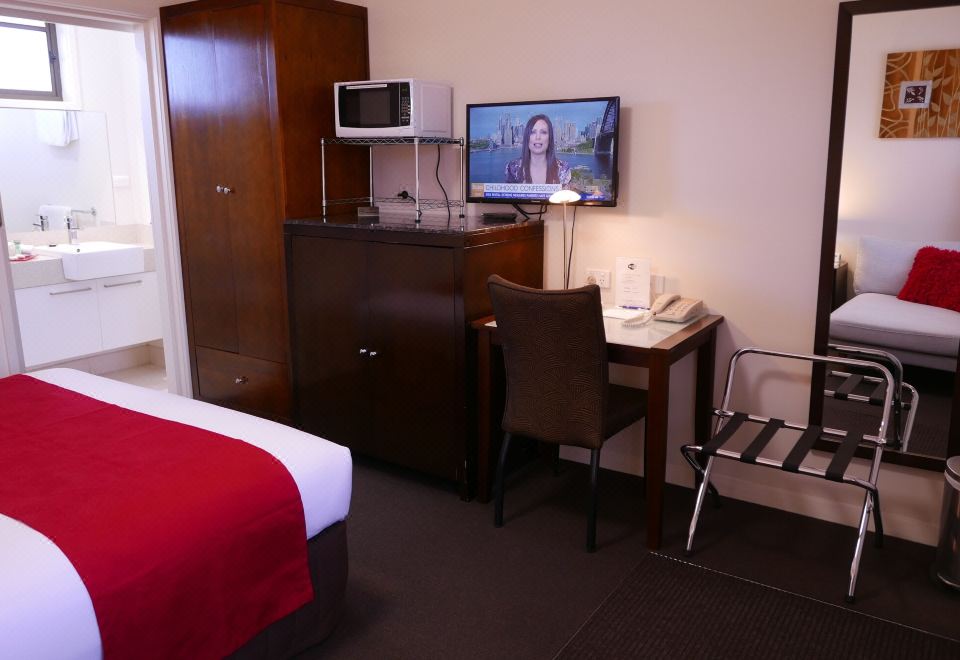 Junction MotelEconomy Queen Room