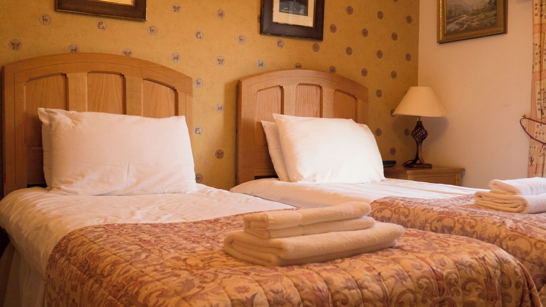 传统村舍， 2 间卧室， 壁炉， 花园景观