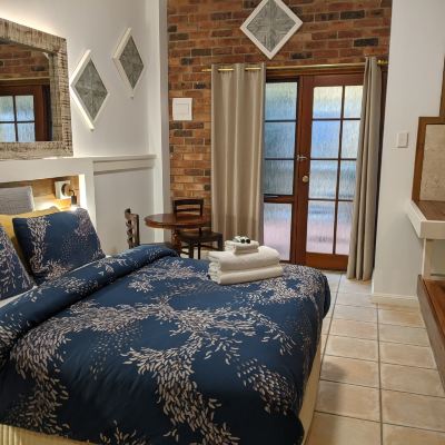 Standard Queen Room-One Queen Bed (Shared Balcony) Ettalong Beach Tourist Resort Promo Code