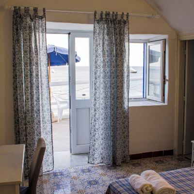 Standard Triple Room Hotel Regina del Mare Promo Code