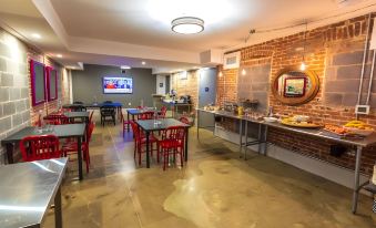 The George - Housity