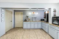 Super 8 by Wyndham Independence Kansas City