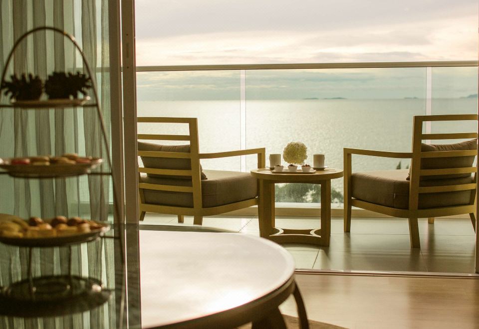 Mövenpick Siam Hotel Na Jomtien PattayaExecutive Suite