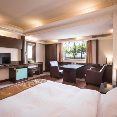 豪華四人房 臺中企業家大飯店優惠