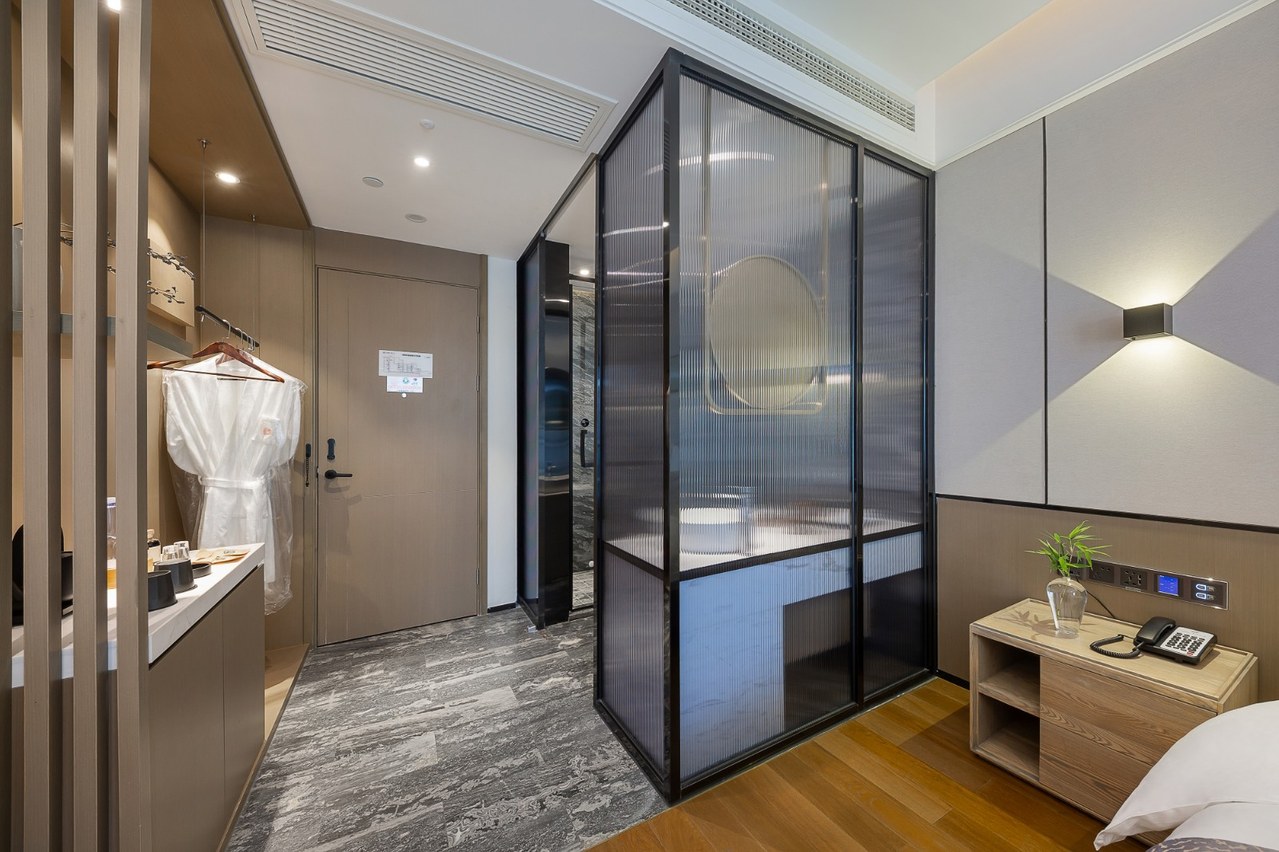 争朝夕-露台大床房（落地窗+高端洗护+智能客控）