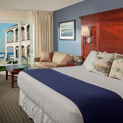 Deluxe Room With Partial Ocean View