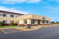 Days Inn by Wyndham Newton Hotel a 