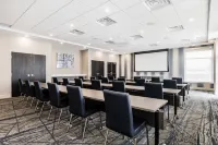 Holiday Inn Express & Suites TORONTO AIRPORT SOUTH by IHG