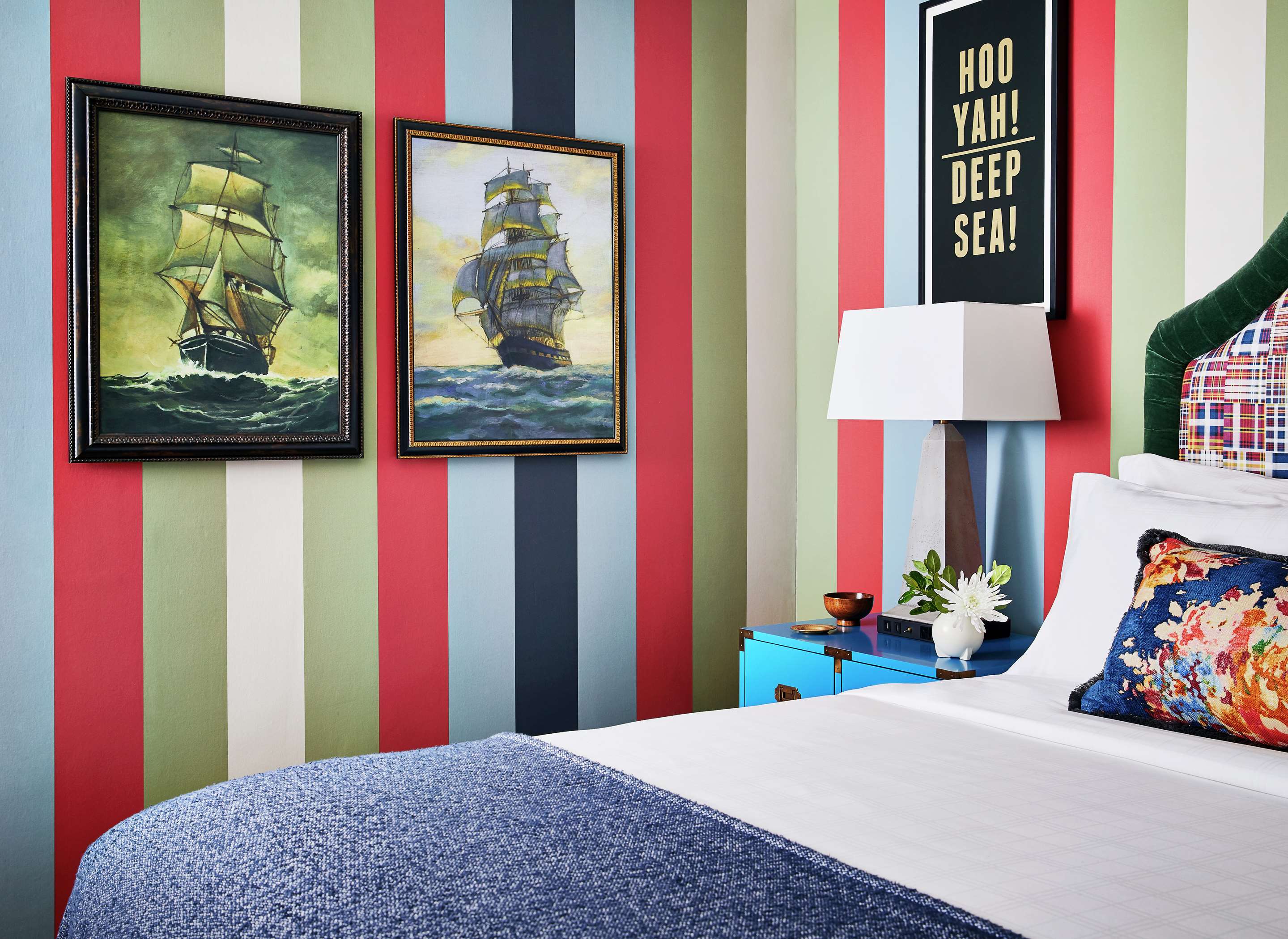 毕业中庭特大床房