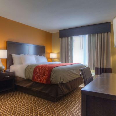 King Suite - Non-Smoking Quality Inn & Suites Chattanooga Promo Code