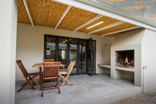 现代两卧室小屋