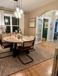Cody's Downtown Den - DOWNTOWN - New listing & Pets Welcomed!