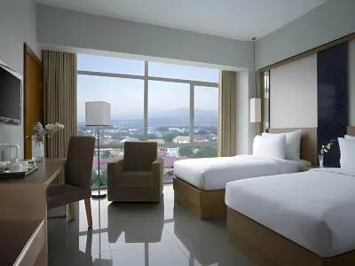 Hotel Santika Palu のホテル