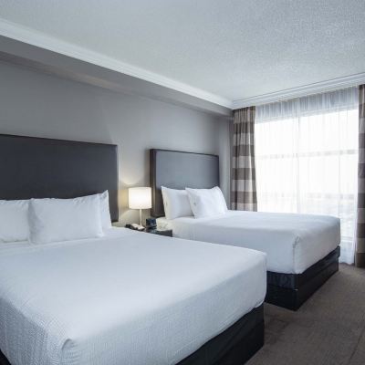 標準套房 - 帶2張大床和梳化床 桑德曼標誌米西索加酒店優惠