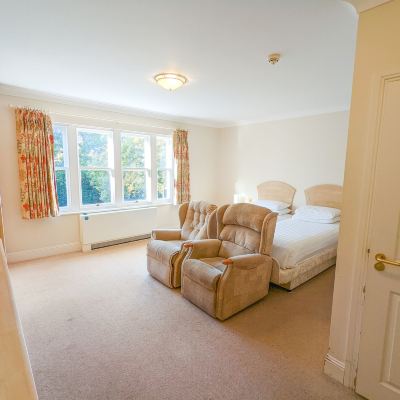 Accessible Twin Room THE GROVE HOTEL Promo Code