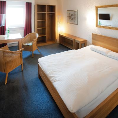 Basic Double Room Elan Hotel Promo Code