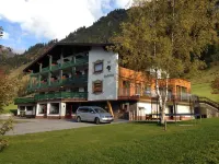 Hotel Hubertus Hotels in Lech