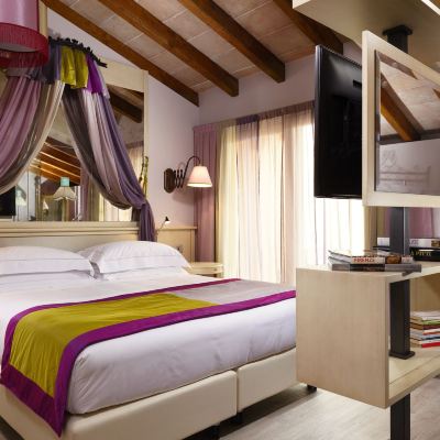 Junior Room (Naked) Ville Sull'Arno Promo Code