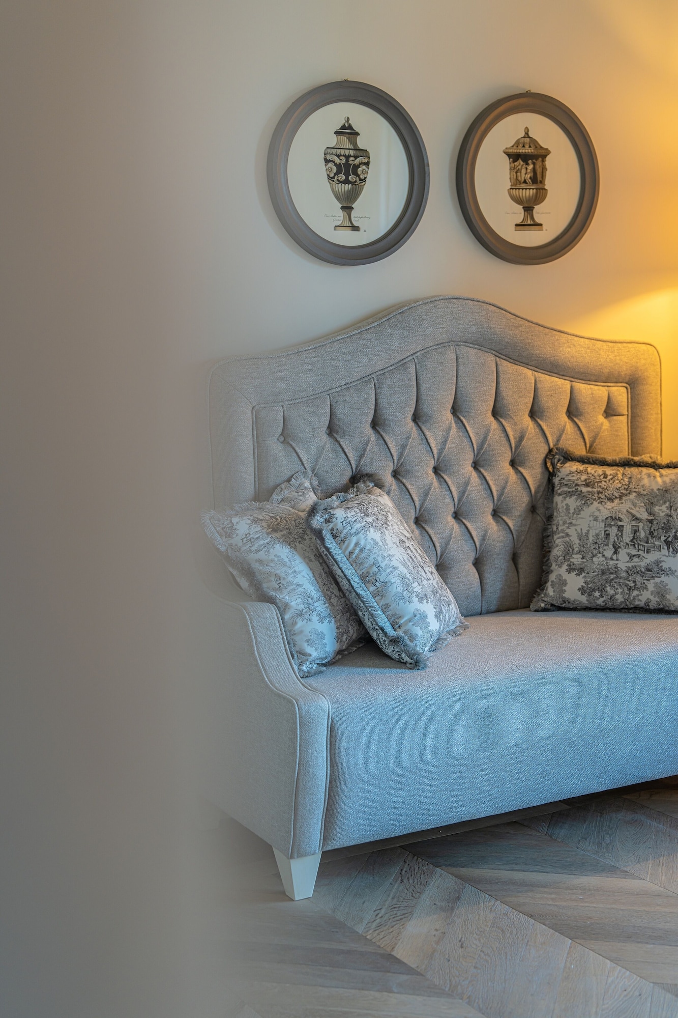 小型套房带阳台，1张特大床，海景（美利亚）