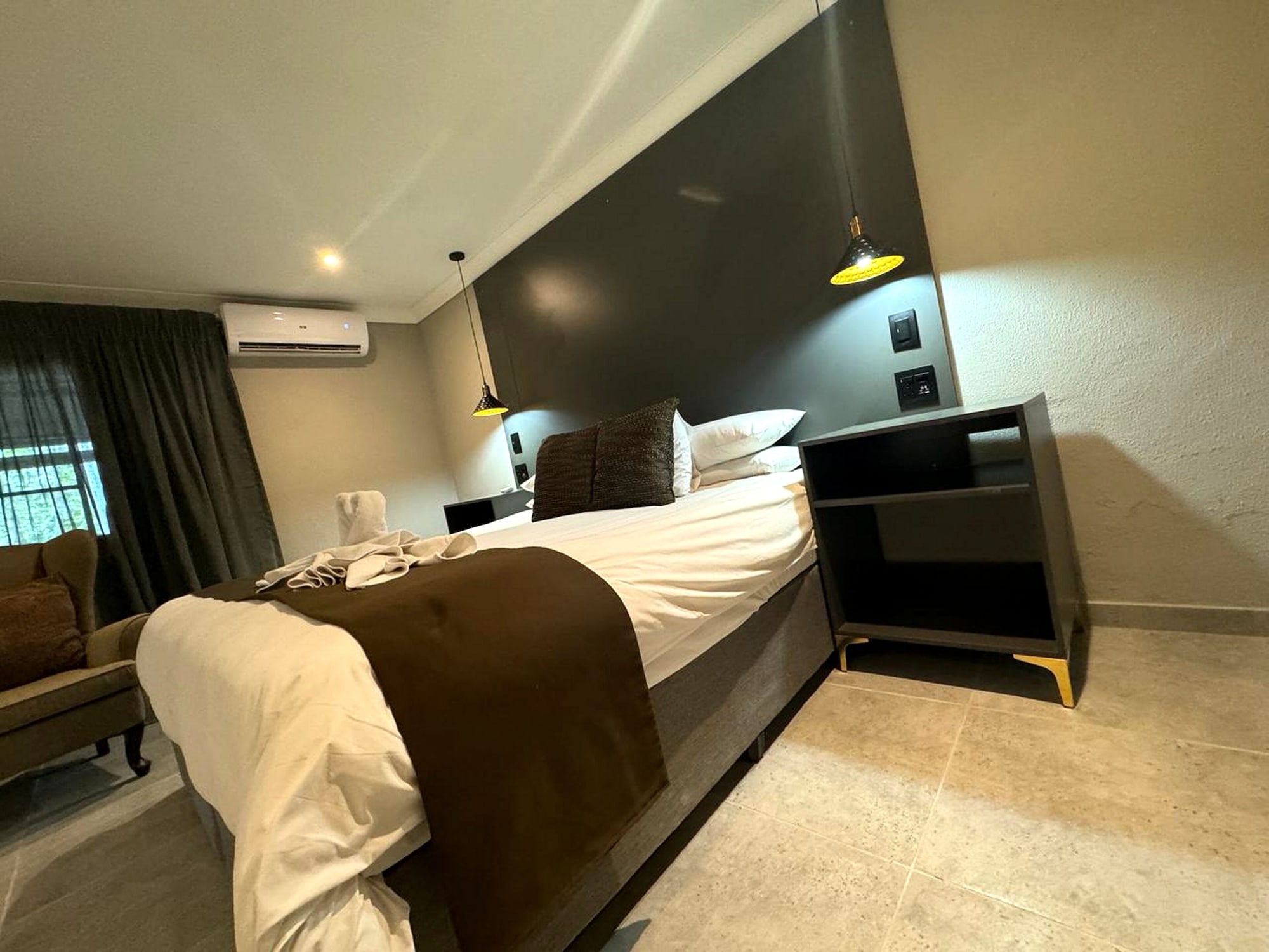 标准房， 1 张双人床或 2 张单人床