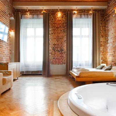 Luxury Suite, 1 Bedroom, Bathtub Aparthotel Stare Miasto Promo Code