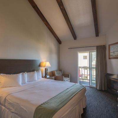 Deluxe Room, 1 King Bed, Fireplace, Partial Ocean View Cannery Row Inn Promo Code