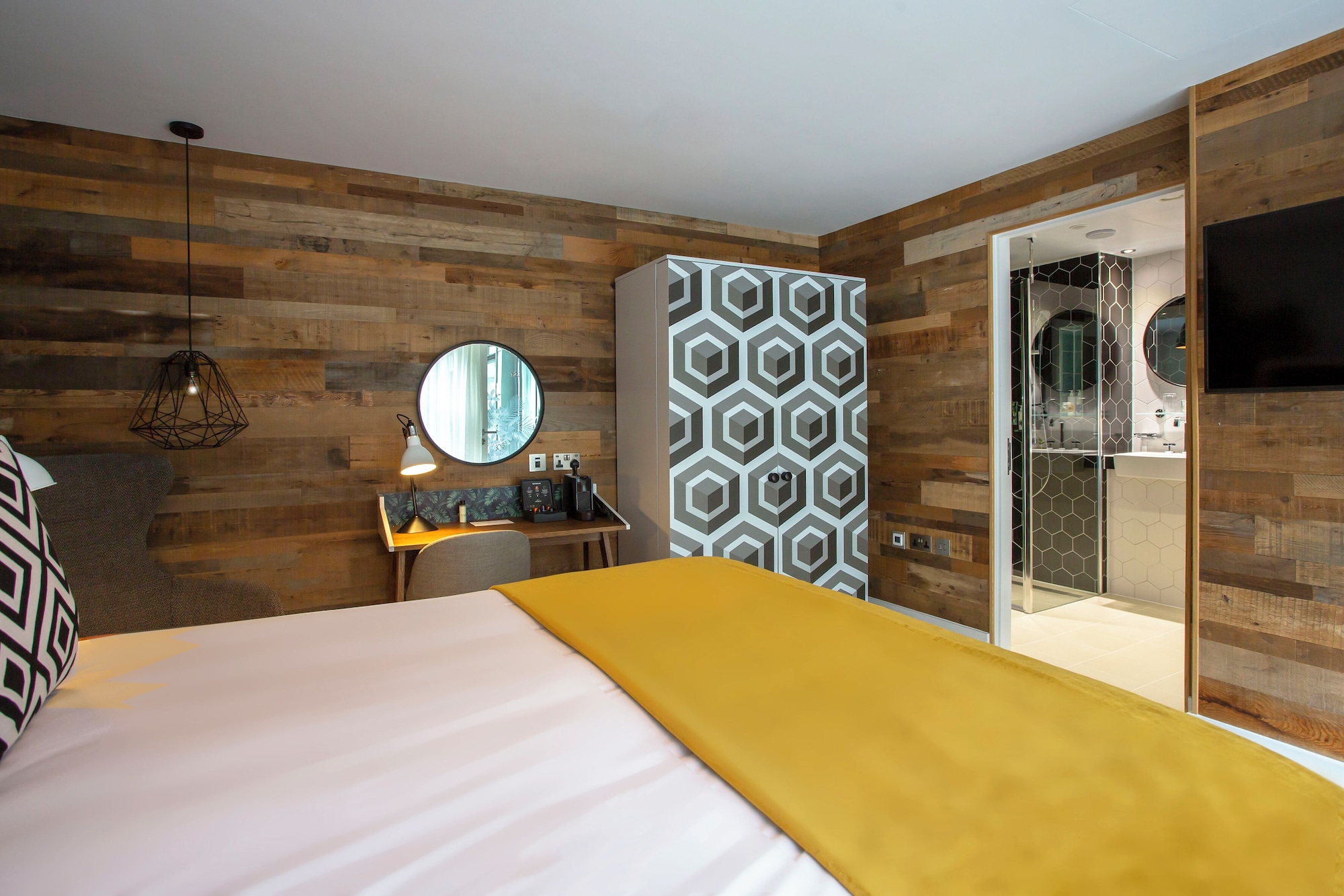 甄选特大床房（带迷你冰箱）