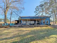 The Tillery Barndo - Two bedrooms/loft, dock, flat lot, spa, trampoline, golf