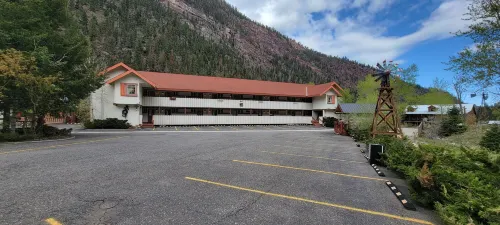Hot Springs Inn