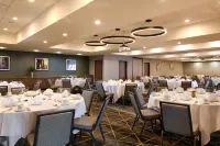 Holiday Inn & Suites OAKLAND - AIRPORT by IHG
