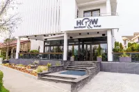 HOW Boutique and Hotel Отели в г. 