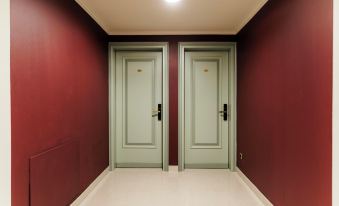 Pilgrim's Hotel - Housity