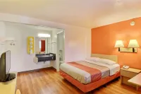 Travelodge by Wyndham Brattleboro VT Hotels in 