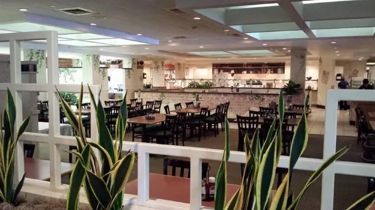Maingate Lakeside Resort Dining/Restaurant