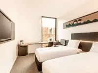 Ibis Adelaide