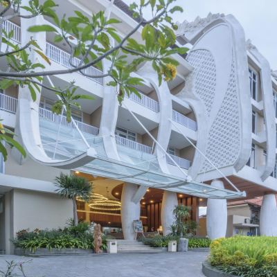 Family Suite Bedrock Hotel Kuta Promo Code