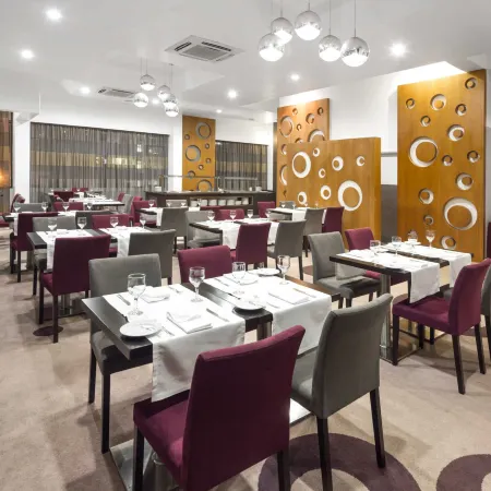 Hotel Tivoli Maputo Отели в г. Мапуту