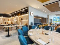 Courtyard by Marriott Paris Charles de Gaulle Central Airport Hotels in Val-d'Oise