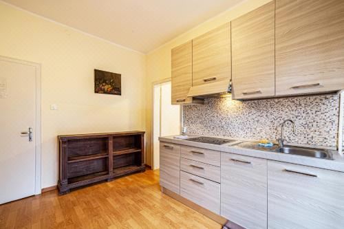 高级一卧室带阳台公寓